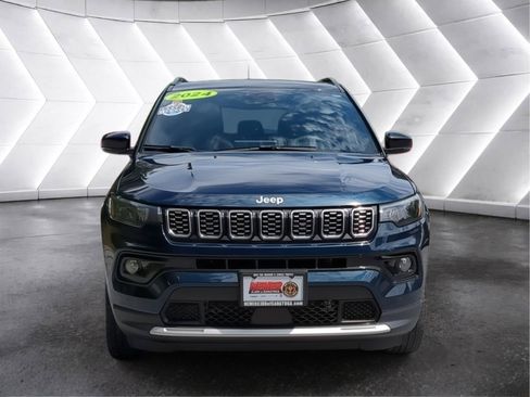 Used 2024 Jeep Compass Limited w/ Sun and Sound Group AWD/4WD image 8