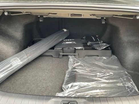 New 2025 Nissan Altima 2.5 SR image 13