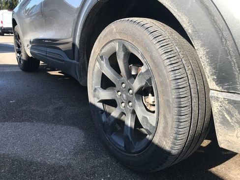 Used 2023 Ford Explorer ST-Line w/ Class IV Trailer Tow Package image 11