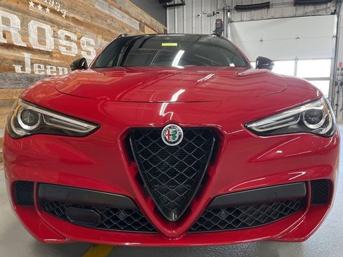 Used 2022 Alfa Romeo Stelvio Quadrifoglio w/ Active Assist Plus Package image 6