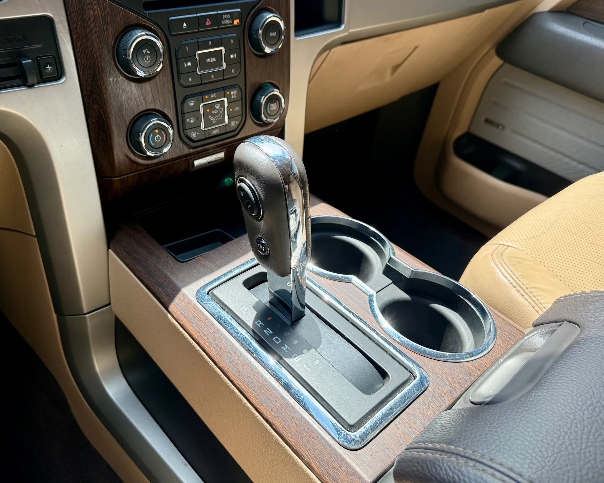 Used 2013 Ford F150 Lariat w/ Luxury Equipment Group AWD/4WD image 29
