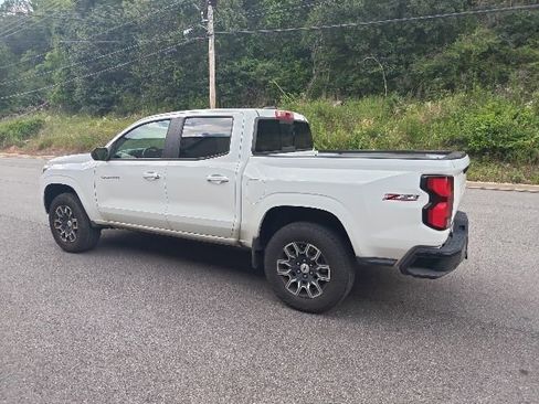 Used 2023 Chevrolet Colorado Z71 w/ Z71 Convenience Package 2 AWD/4WD image 4