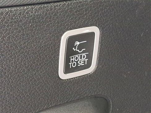 Used 2024 Jeep Wagoneer Series III image 32