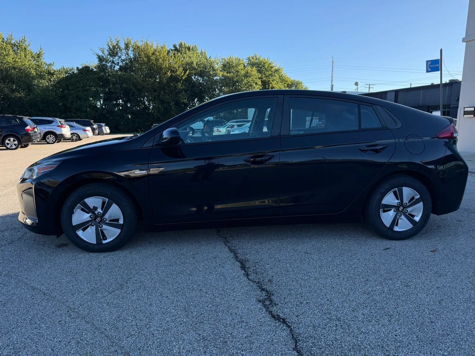 Used 2018 Hyundai Ioniq Blue FWD image 4