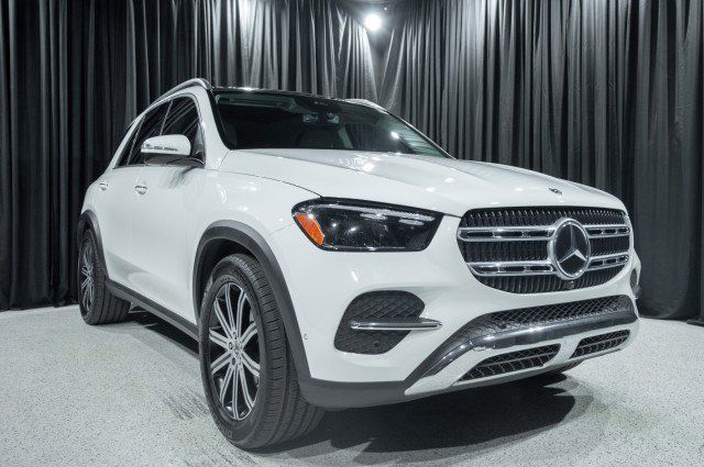 Used 2024 Mercedes-Benz GLE 450 4MATIC image 3