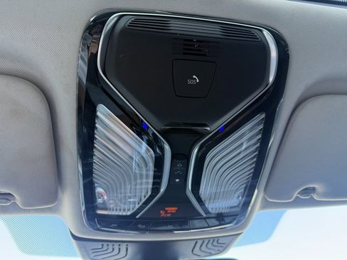 Used 2018 BMW 740e xDrive image 39