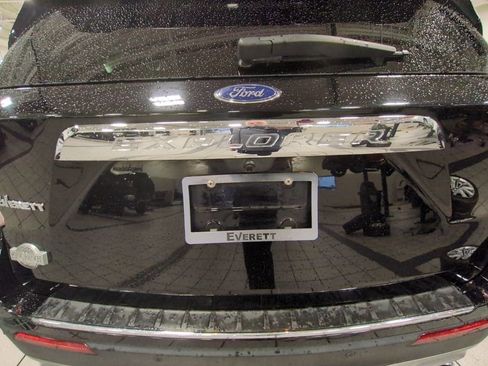 Used 2022 Ford Explorer King Ranch w/ Premium Technology Package image 31