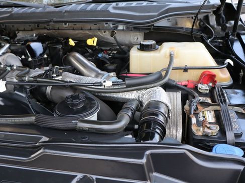 Used 2017 Ford F250 Lariat w/ Lariat Value Package image 40