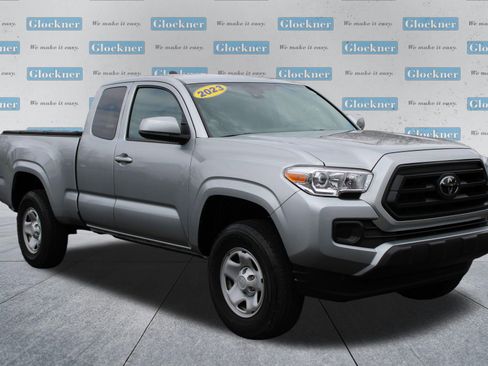 Used 2023 Toyota Tacoma SR image 3