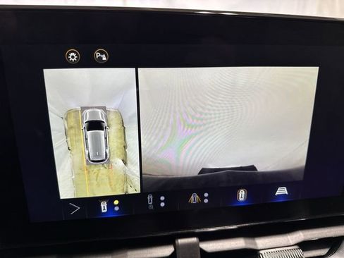 Used 2025 Chevrolet Equinox ACTIV w/ Safety and Technology Package image 20