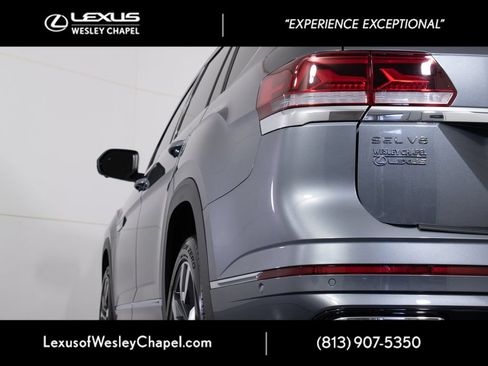Used 2023 Volkswagen Atlas SEL Premium AWD/4WD image 6