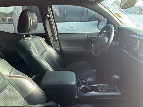 Used 2020 Toyota Tacoma TRD Pro AWD/4WD image 3