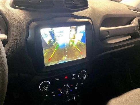 Used 2023 Jeep Renegade Latitude image 26