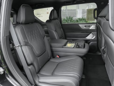 Certified 2026 INFINITI QX80 Autograph w/ Premium Cargo Package AWD/4WD image 36