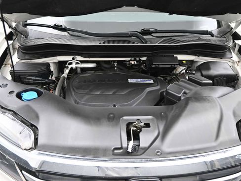 Used 2018 Honda Pilot Touring image 22