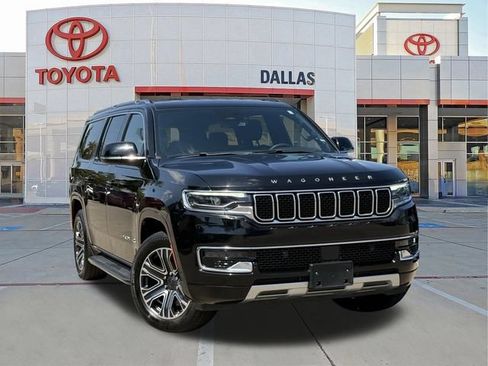 Used 2024 Jeep Wagoneer L Series II RWD image 1