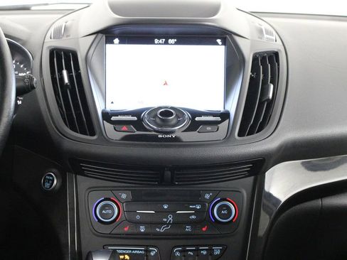 Used 2019 Ford Escape Titanium image 33