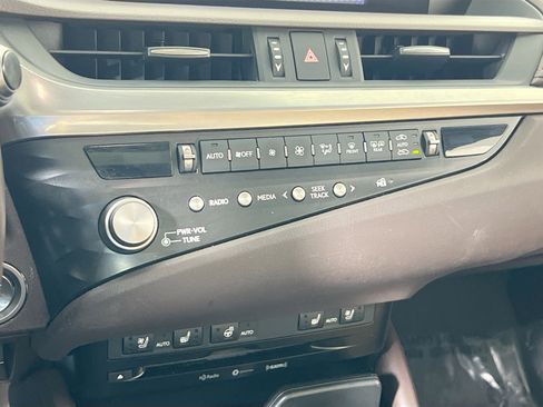 Used 2021 Lexus ES 250 w/ Premium Package image 14