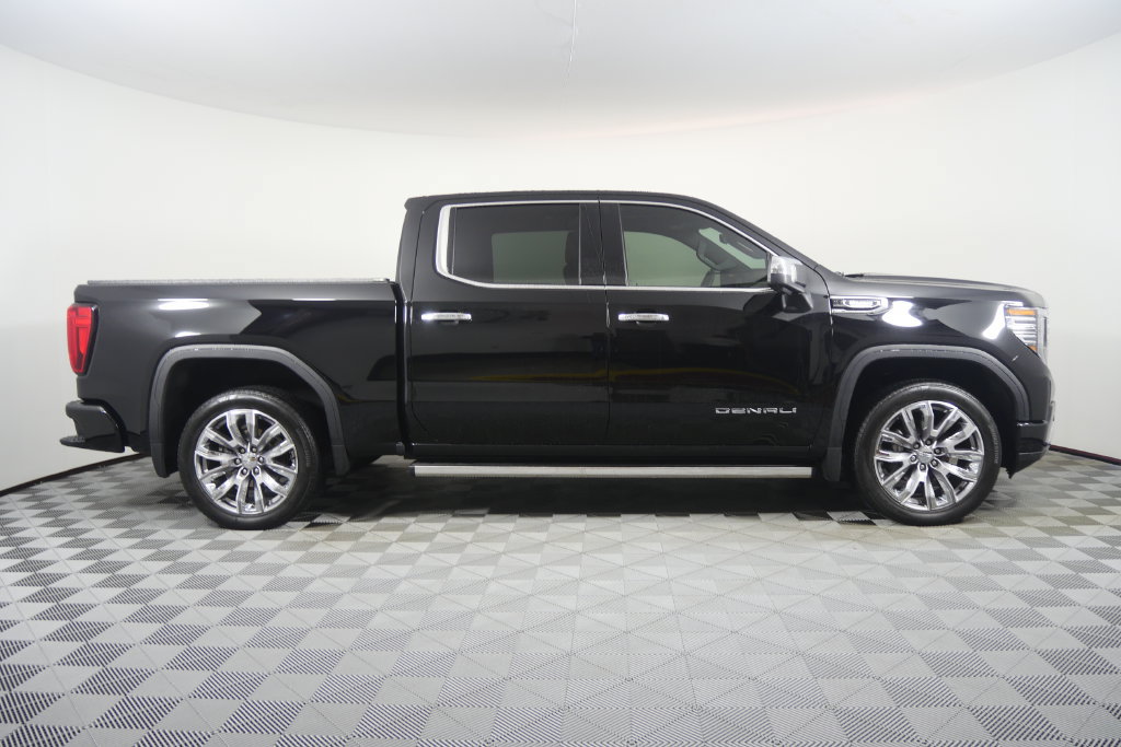 Used 2025 GMC Sierra 1500 Denali AWD/4WD image 3