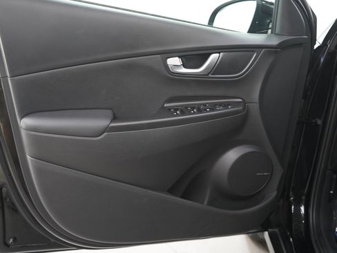 Used 2023 Hyundai Kona Limited FWD image 18
