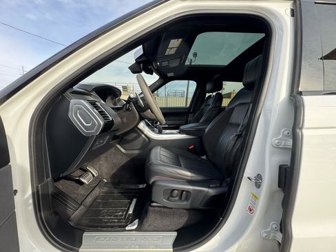 Used 2021 Land Rover Range Rover Sport HST image 18