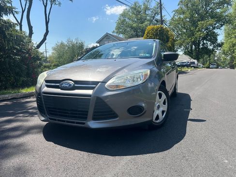 Used 2014 Ford Focus S FWD image 2
