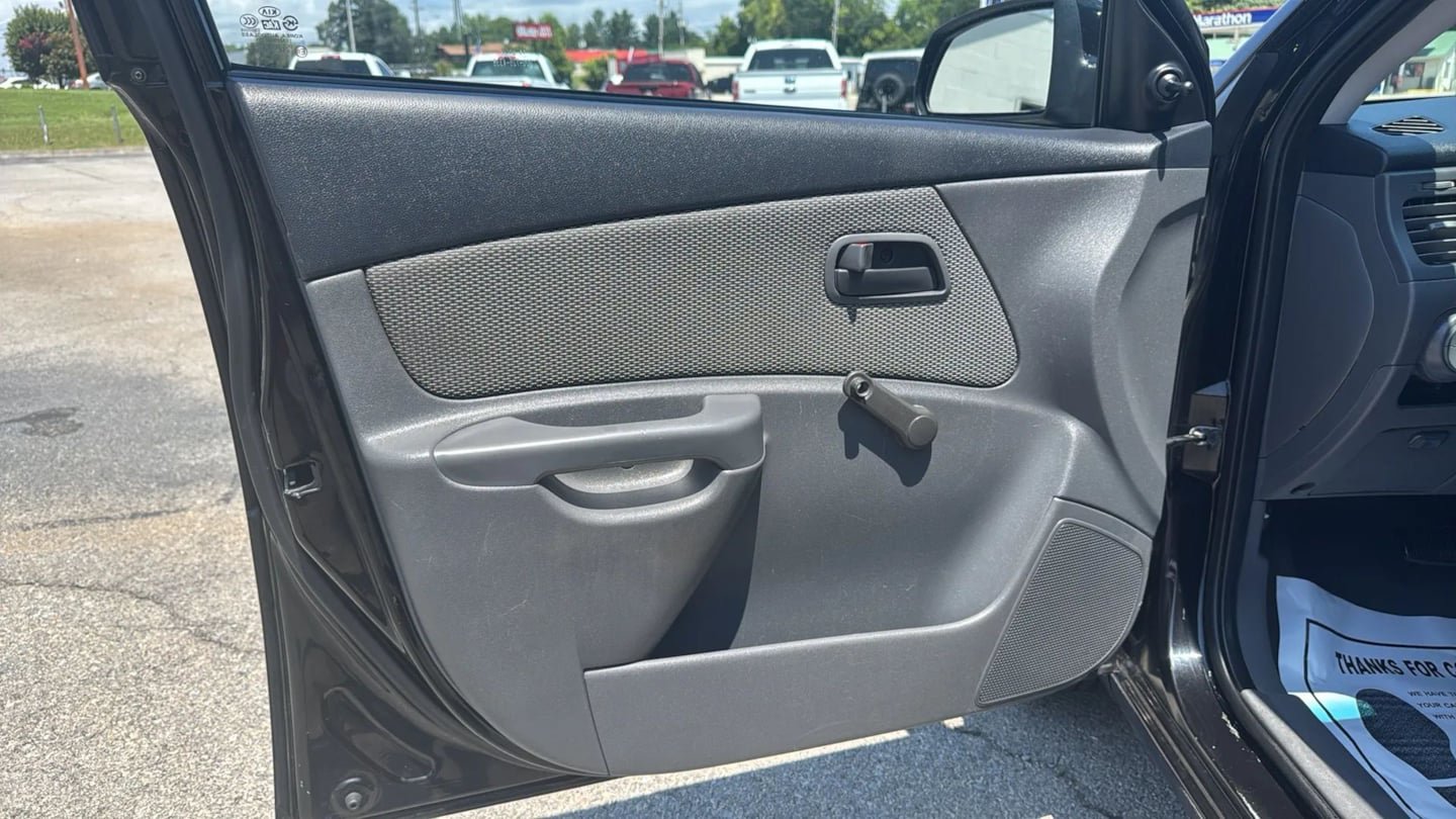 Used 2009 Kia Rio LX FWD image 9