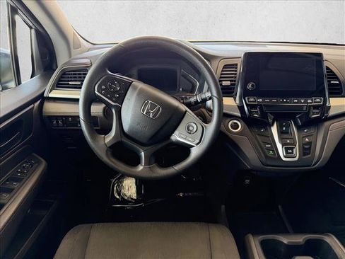 Used 2018 Honda Odyssey EX image 12