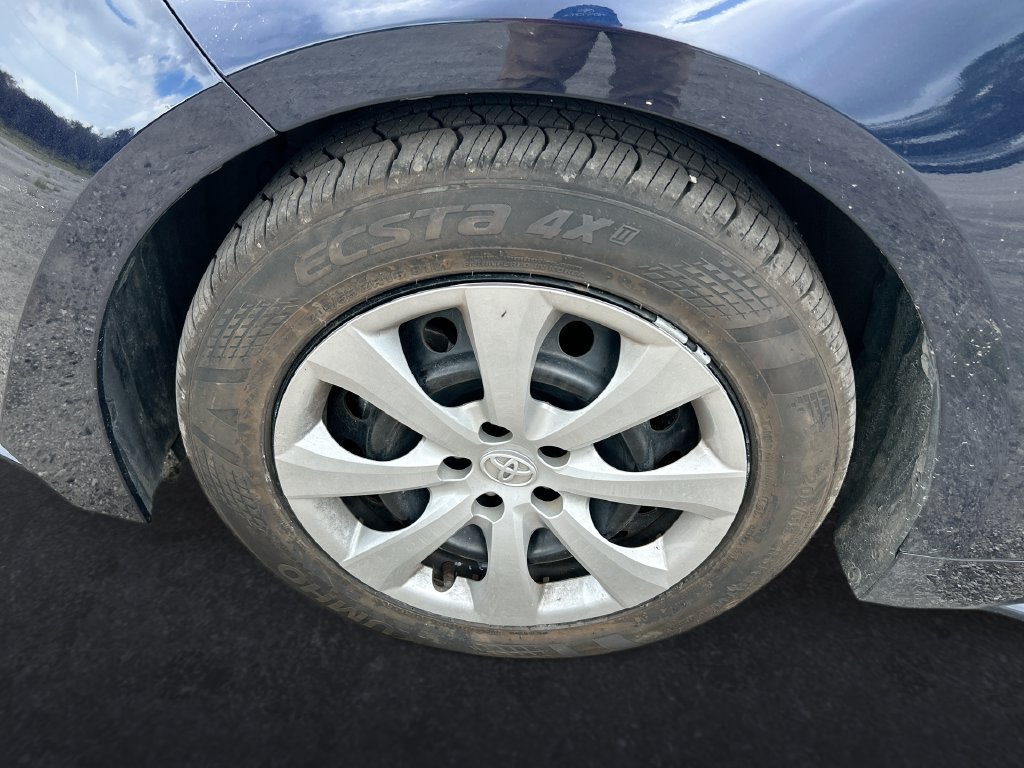 Used 2025 Toyota Corolla LE FWD image 10