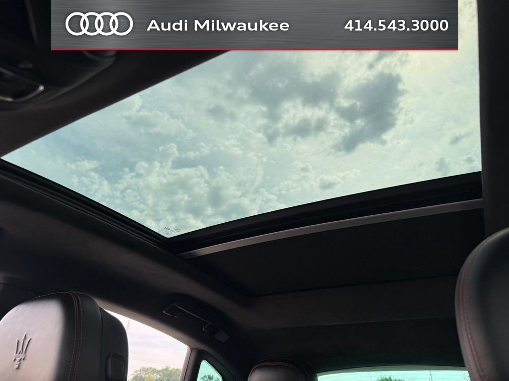 Used 2021 Maserati Levante AWD/4WD image 30