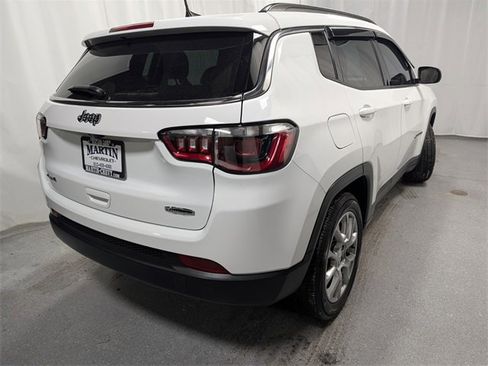 Used 2024 Jeep Compass Latitude w/ Sun and Sound Group image 3