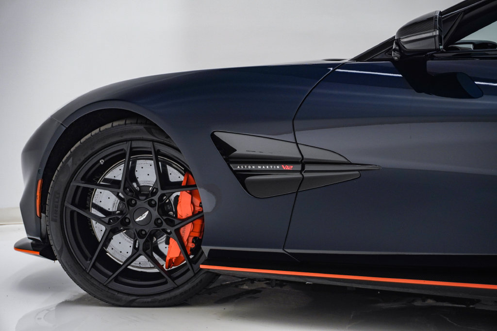 Used 2026 Aston Martin Vanquish Convertible RWD image 16