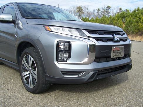 Used 2021 Mitsubishi Outlander Sport SE image 29