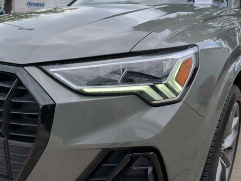 Used 2023 Audi Q3 2.0T Premium w/ Black Optic Sport Package image 6