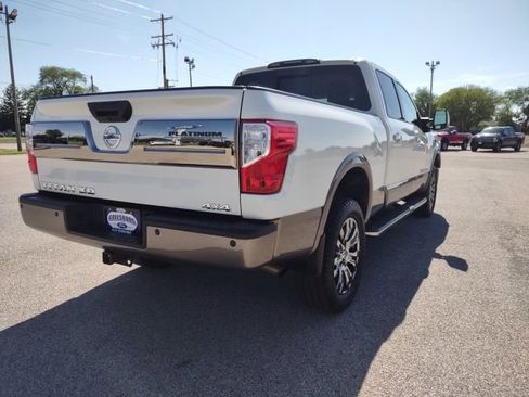 Used 2019 Nissan Titan Platinum Reserve w/ Platinum Utility Package AWD/4WD image 7