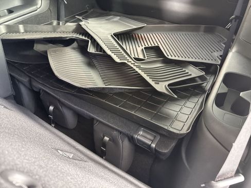 Certified 2023 Nissan Pathfinder SV image 25