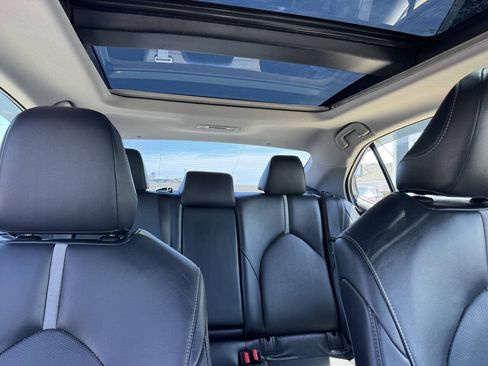 Used 2018 Toyota Camry XSE FWD image 38