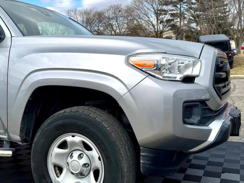 Used 2019 Toyota Tacoma SR5 image 11
