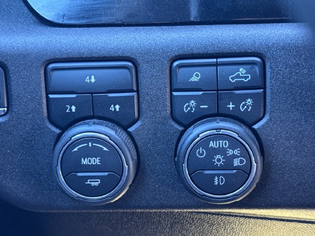 Used 2025 Chevrolet Silverado 2500 LT w/ Safety Package AWD/4WD image 29