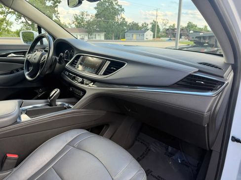 Used 2019 Buick Enclave Essence FWD image 50