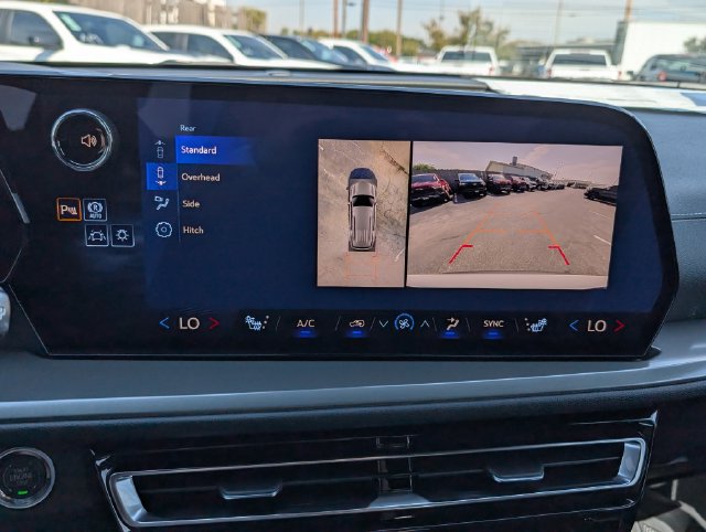 New 2027 Chevrolet Traverse LT w/ Driver Confidence Package FWD image 21