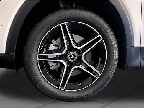 New 2026 Mercedes-Benz GLB 250 4MATIC image 17