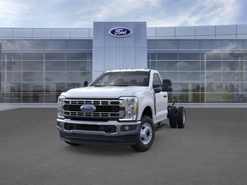 New 2026 Ford F350 XL w/ XL Chrome Package AWD/4WD image 3