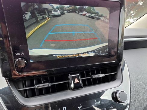 Used 2024 Toyota Corolla LE FWD image 11
