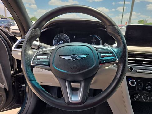 Used 2025 Genesis G70 2.5T RWD image 22