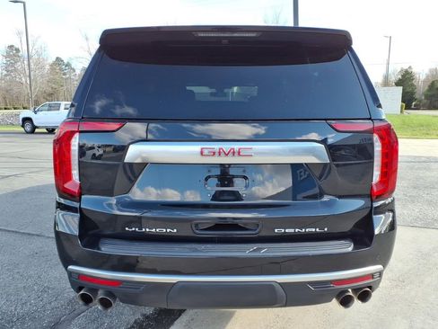 Used 2022 GMC Yukon XL Denali image 6
