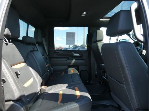 Certified 2025 GMC Sierra 2500 AT4 w/ AT4 Premium Plus Package AWD/4WD image 17