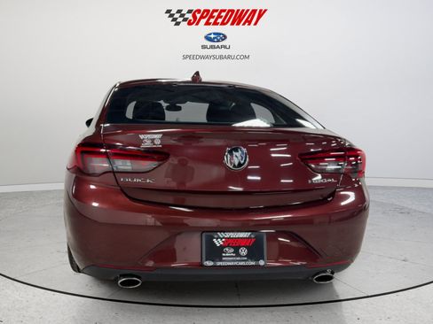 Used 2018 Buick Regal Preferred image 9