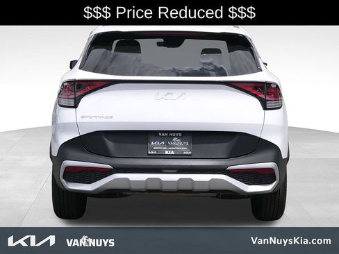 Used 2025 Kia Sportage LX FWD image 5