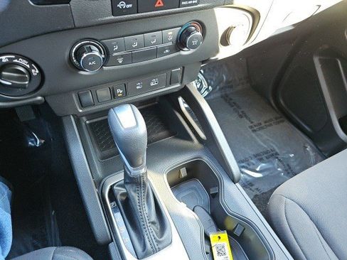 Used 2024 Nissan Frontier S w/ Technology Package image 22